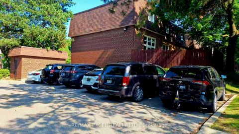 Photo 2 at 1 - 20 Crockamhill Drive, Agincourt North, Toronto