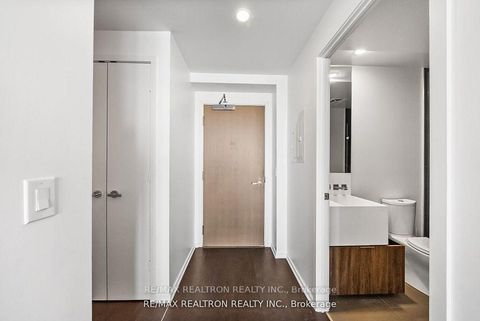 Photo 15 at 6010 - 1 Bloor Street E, Yonge Corridor, Toronto