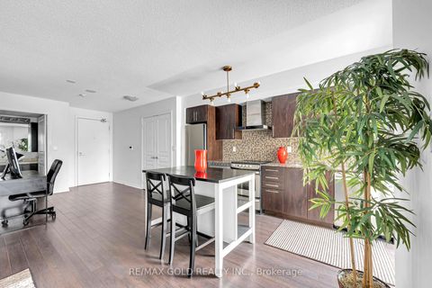 Photo 14 at 710 - 352 Front Street W, Waterfront Communities C1, Toronto