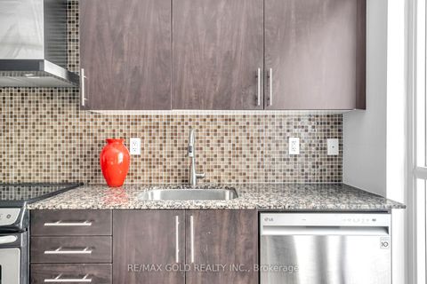 Photo 15 at 710 - 352 Front Street W, Waterfront Communities C1, Toronto