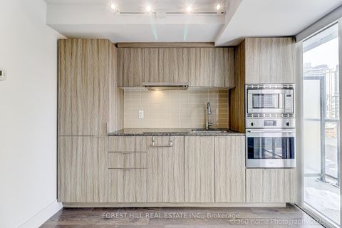 Photo 10 at 2103 - 955 Bay Street, Bay Street Corridor, Toronto