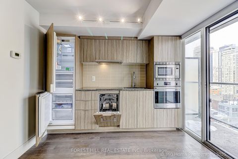 Photo 14 at 2103 - 955 Bay Street, Bay Street Corridor, Toronto