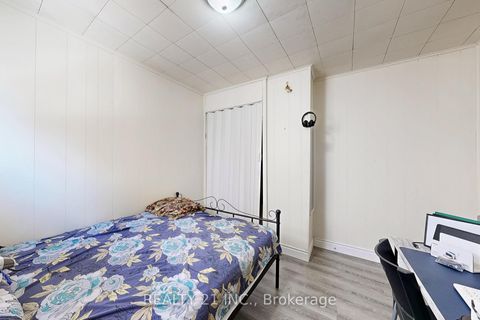 Photo 17 at 125 S Woodrow Boulevard, Cliffside, Toronto