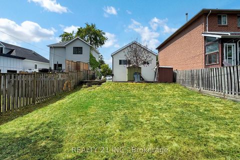 Photo 31 at 125 S Woodrow Boulevard, Cliffside, Toronto