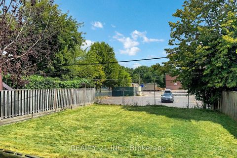 Photo 34 at 125 S Woodrow Boulevard, Cliffside, Toronto