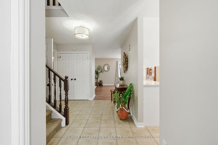 Photo 4 at 24 Braeheid Avenue, Waterdown, Hamilton