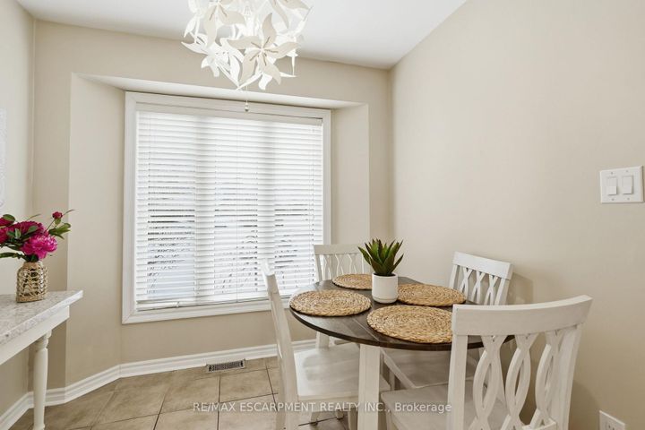 Photo 5 at 24 Braeheid Avenue, Waterdown, Hamilton