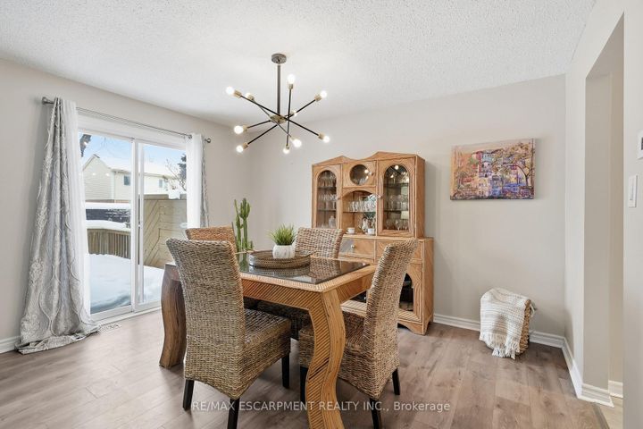 Photo 10 at 24 Braeheid Avenue, Waterdown, Hamilton