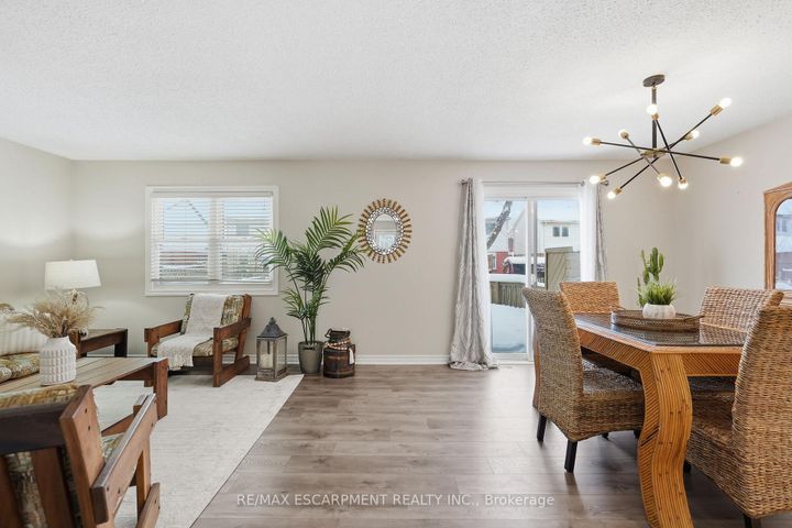 Photo 11 at 24 Braeheid Avenue, Waterdown, Hamilton