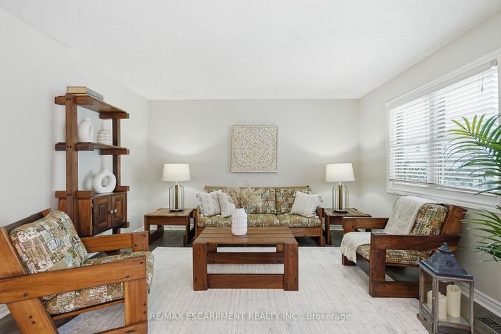 Photo 12 at 24 Braeheid Avenue, Waterdown, Hamilton