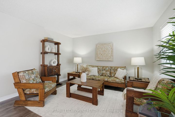 Photo 13 at 24 Braeheid Avenue, Waterdown, Hamilton