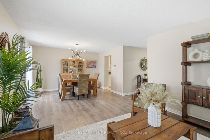 Photo 14 at 24 Braeheid Avenue, Waterdown, Hamilton