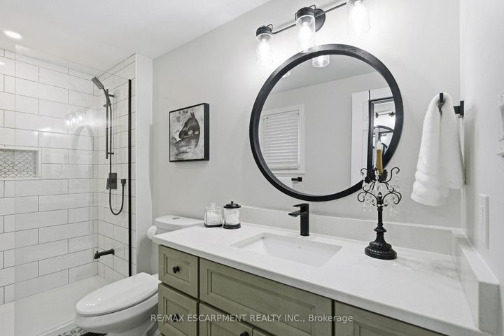 Photo 20 at 24 Braeheid Avenue, Waterdown, Hamilton