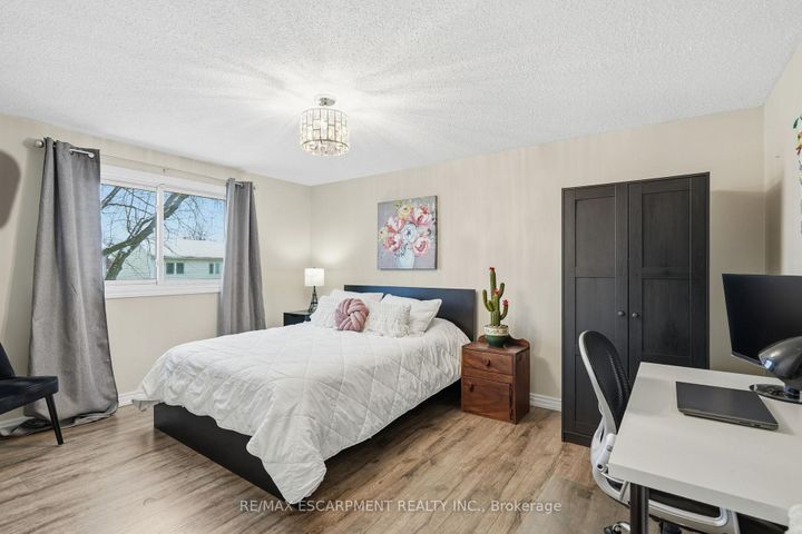 Photo 22 at 24 Braeheid Avenue, Waterdown, Hamilton