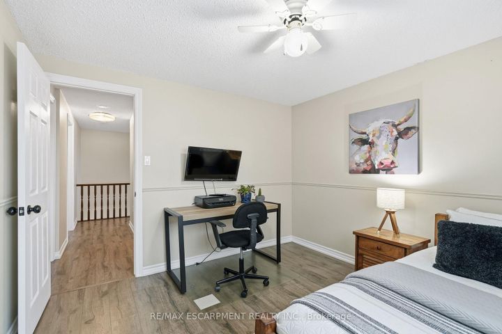 Photo 25 at 24 Braeheid Avenue, Waterdown, Hamilton