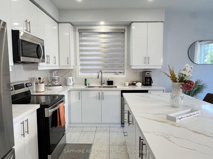 Photo 15 at 325 Trudeau Drive E, CL Clarke, Milton