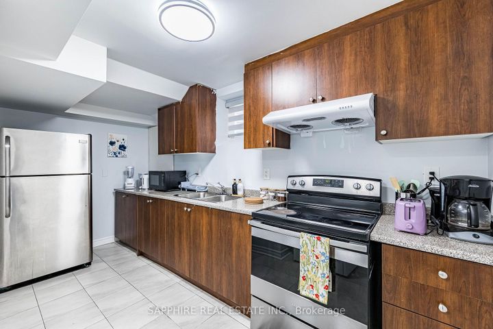 Photo 38 at 325 Trudeau Drive E, CL Clarke, Milton