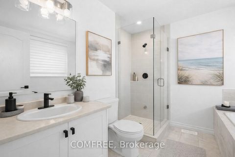 Photo 5 at 117 Merivale Court, Donevan, Oshawa