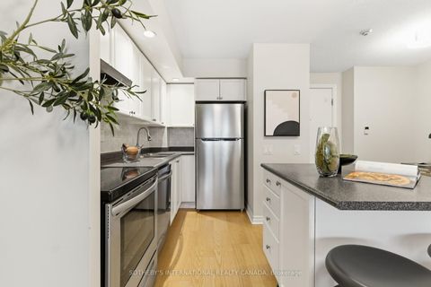 Photo 17 at 707 - 5229 Dundas Street W, City Centre West, Toronto