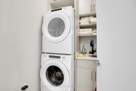 Photo 22 at 5405 - 1 Yorkville Avenue, Annex, Toronto