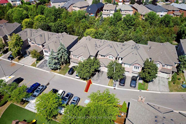 Photo 3 at 15 - 1285 Bristol Road W, East Credit, Mississauga