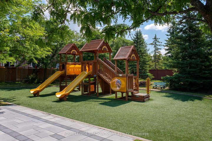 Photo 40 at 15 - 1285 Bristol Road W, East Credit, Mississauga