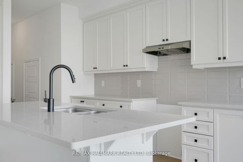 Photo 9 at 634 Newlove Street, Rural Innisfil, Innisfil