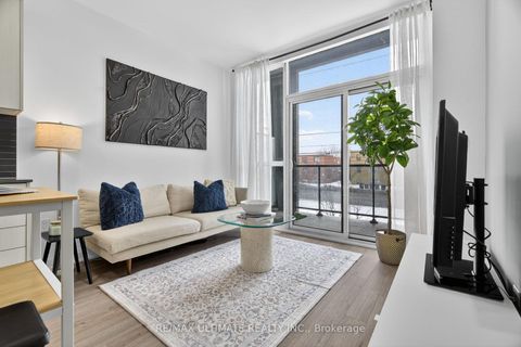 Photo 11 at 106 - 50 George Butchart Drive, CFB, Toronto