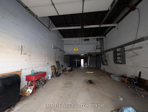 Photo 9 at 4 - 181 Woodstream Boulevard, Vaughan Grove, Vaughan