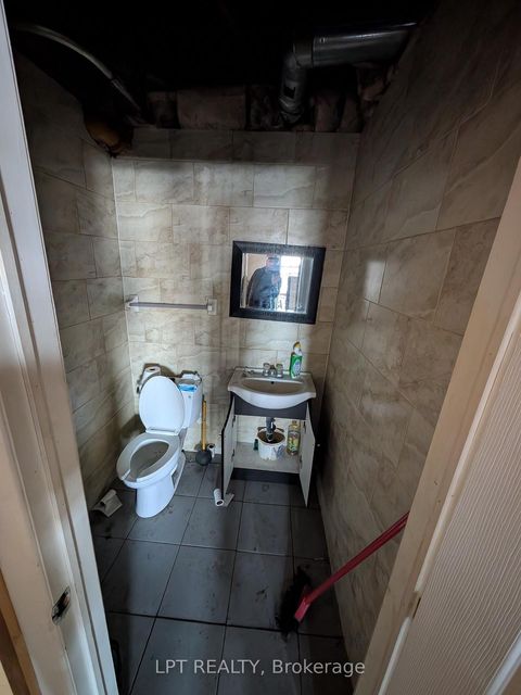 Photo 12 at 4 - 181 Woodstream Boulevard, Vaughan Grove, Vaughan