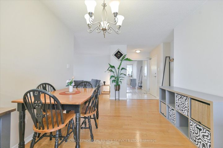 Photo 13 at 801 - 355 Rathburn Road E, Rathwood, Mississauga