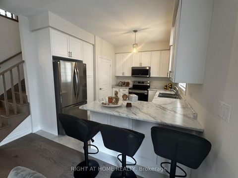 Photo 7 at 24 Tamworth Terrace, Rural Barrie Southeast, Barrie