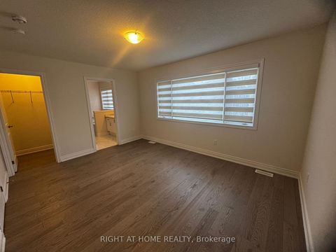 Photo 11 at 24 Tamworth Terrace, Rural Barrie Southeast, Barrie