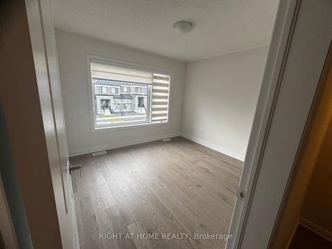 Photo 18 at 24 Tamworth Terrace, Rural Barrie Southeast, Barrie