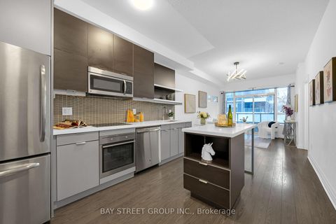 Photo 3 at 225 - 399 Spring Garden Avenue, Willowdale East, Toronto