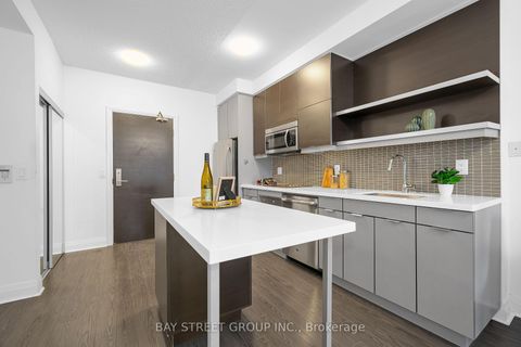 Photo 5 at 225 - 399 Spring Garden Avenue, Willowdale East, Toronto