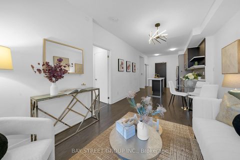 Photo 10 at 225 - 399 Spring Garden Avenue, Willowdale East, Toronto