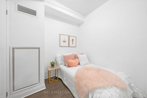 Photo 15 at 225 - 399 Spring Garden Avenue, Willowdale East, Toronto