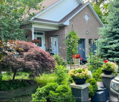 Photo 2 at 600 Henderson Drive, Aurora Highlands, Aurora