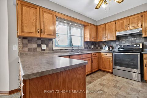 Photo 4 at 4433 Sedgefield Road, Central Erin Mills, Mississauga