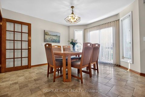 Photo 7 at 4433 Sedgefield Road, Central Erin Mills, Mississauga