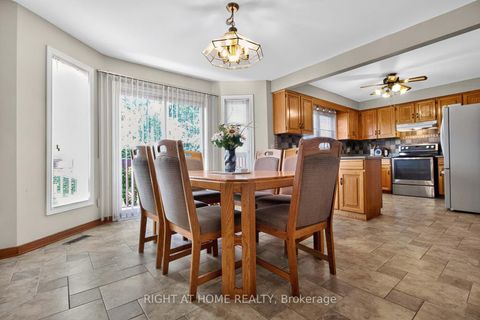 Photo 8 at 4433 Sedgefield Road, Central Erin Mills, Mississauga