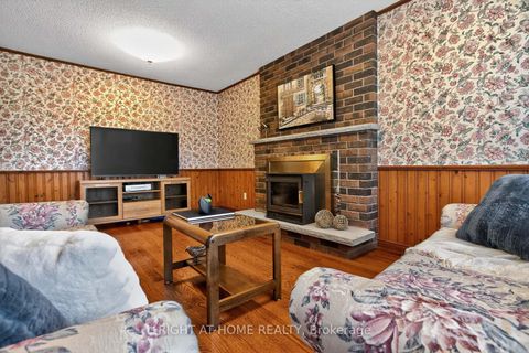 Photo 10 at 4433 Sedgefield Road, Central Erin Mills, Mississauga