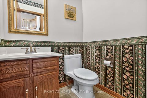 Photo 12 at 4433 Sedgefield Road, Central Erin Mills, Mississauga