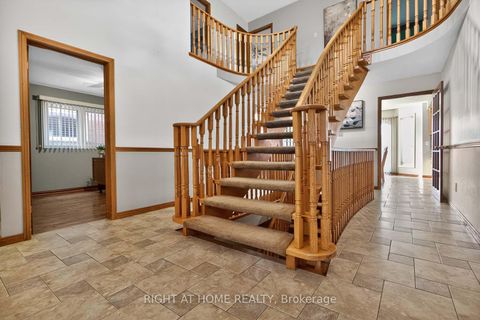 Photo 14 at 4433 Sedgefield Road, Central Erin Mills, Mississauga