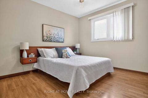 Photo 21 at 4433 Sedgefield Road, Central Erin Mills, Mississauga