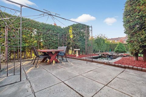 Photo 32 at 4433 Sedgefield Road, Central Erin Mills, Mississauga