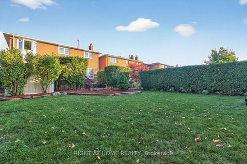 Photo 34 at 4433 Sedgefield Road, Central Erin Mills, Mississauga