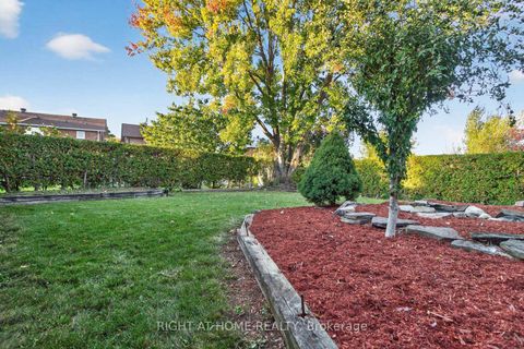 Photo 40 at 4433 Sedgefield Road, Central Erin Mills, Mississauga