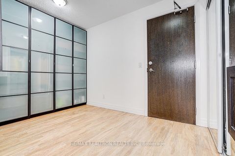 Photo 5 at 1804 - 3 Michael Power Place, City Centre West, Toronto